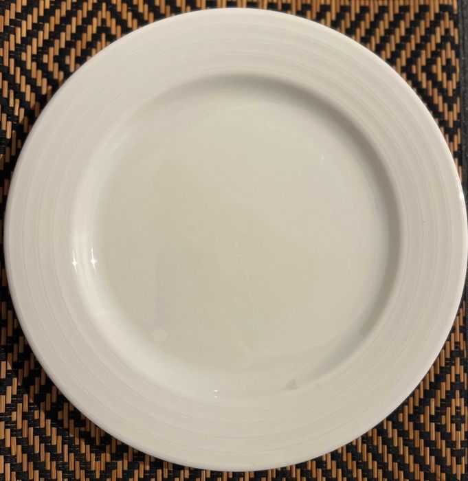 Vendo lote de pratos e copos para restauração