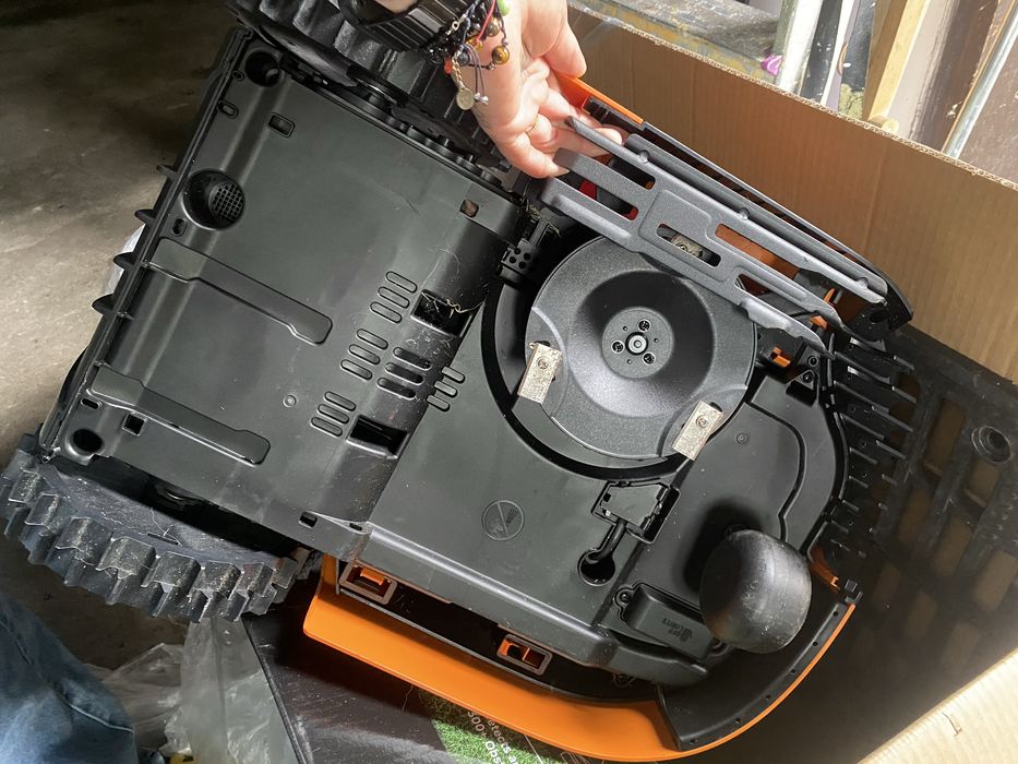 WORX Landroid M700 + garaż + system ACS SPRZEDAJE ZESTAW