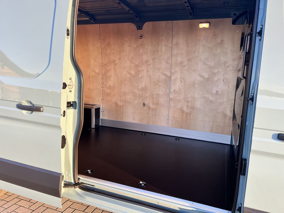 Przeprowadzki, transport mebli, przewóz rzeczy osób bus 24/7