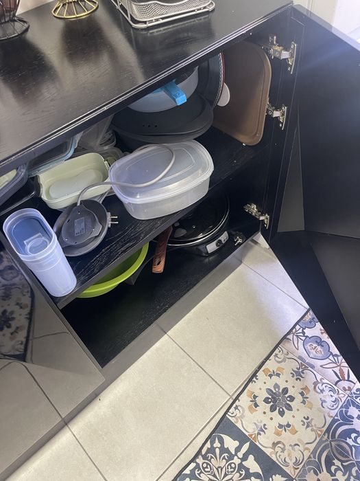 Aparador com 2 gavetas para talheres