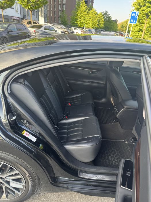 Здам в оренду Lexus ES300h 2016 року— гібрид на газу!