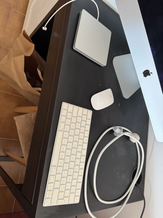 Computador Apple de secretaria