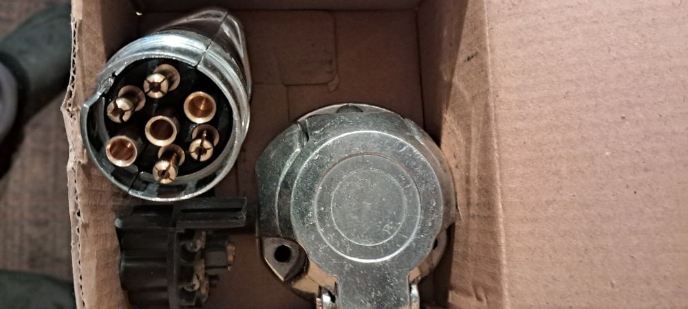 Продам на прицепне папу, маму