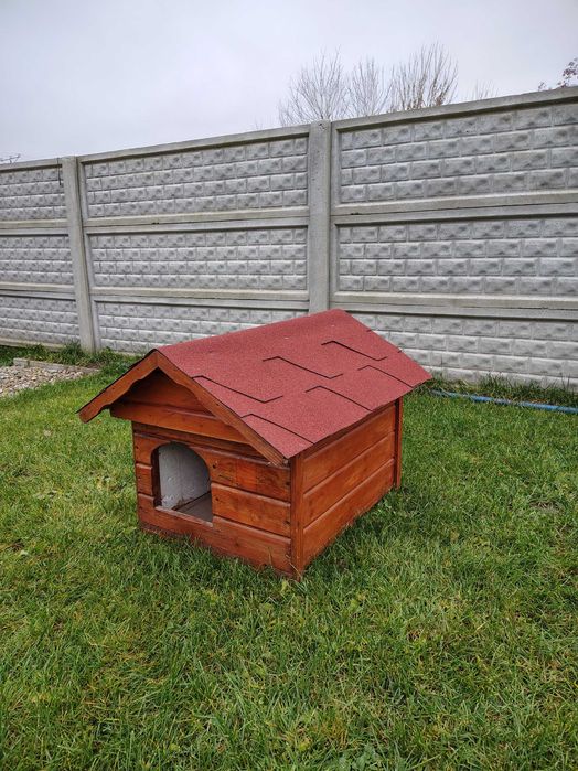 Buda dla psa ocieplana