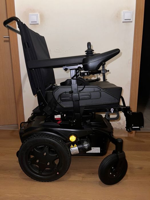 Cadeira de Rodas Elétrica Quickie Q100 R