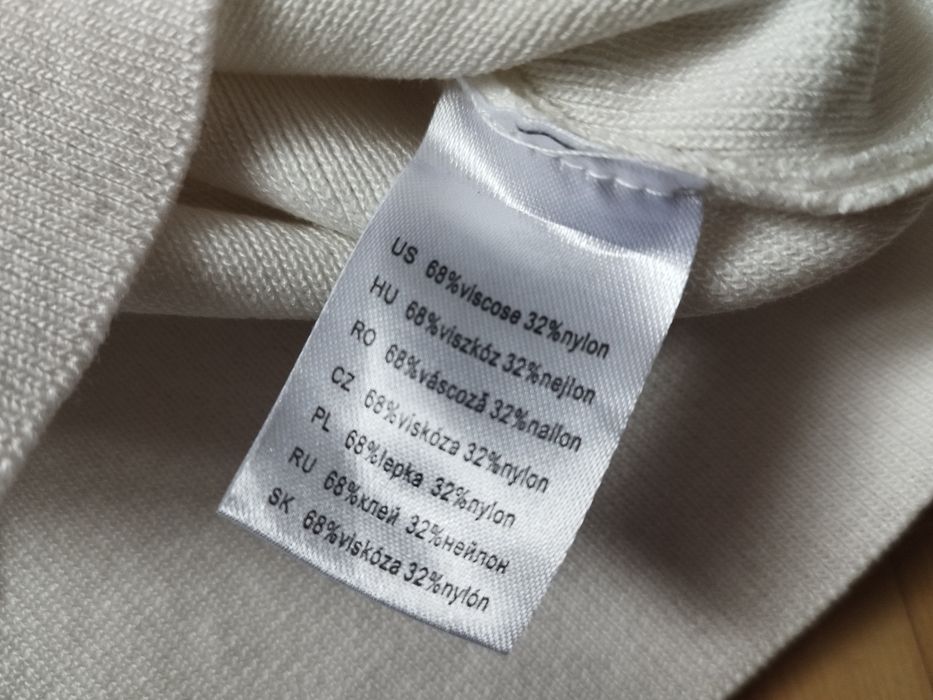 Bluzka prążkowana serce kamienie