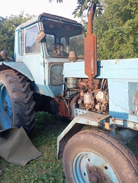 Продам МТЗ 82 в непогані якості (мінуси почало підспускати колесо, і салон в погані якості)