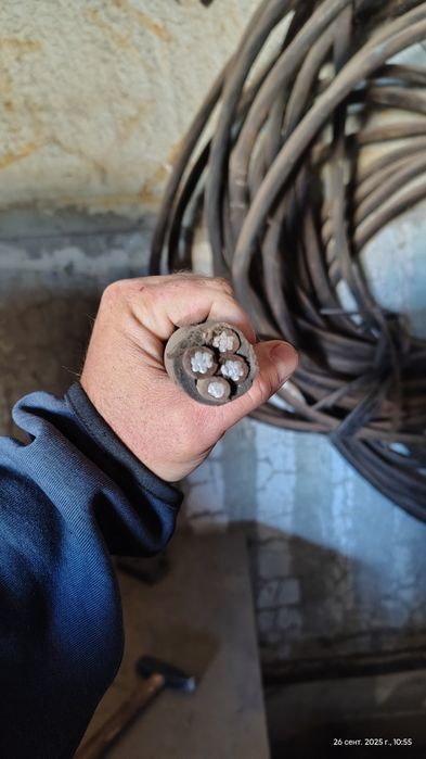 Кабель 3х фазний високовольтний броневаний