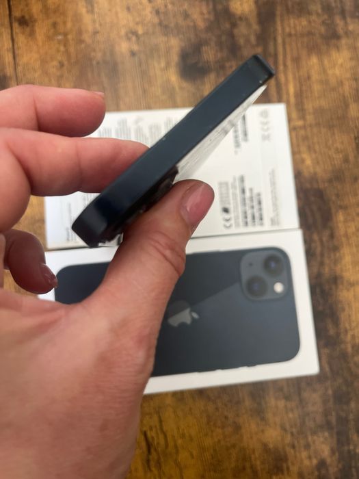 iPhone 13 128GB чорний ідеальний стан все рідне + чехол+ захісне скло нове