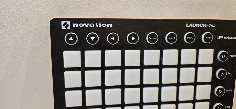 novation launchpad mk2 midi Ableton контролер