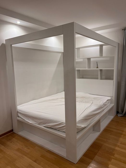 Łóżko z baldachimem i materacem Vox