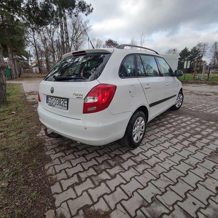 BDB Skoda Fabia II 1,4 16v PB klima NAVI 1 lakier OC/PT 11.26 bez RDZY