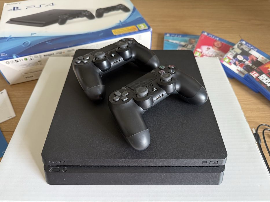 PS4 PlayStation 4 Slim, 2 Pady, cały zestaw, 4 gry, stan IDEALNY
