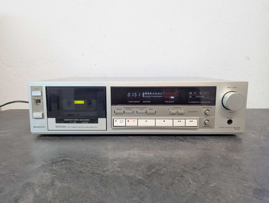 Касетна дека Denon DR-M11.