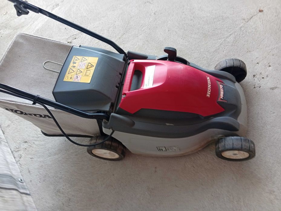 kosiarka elektryczna do trawy  HONDA / 216