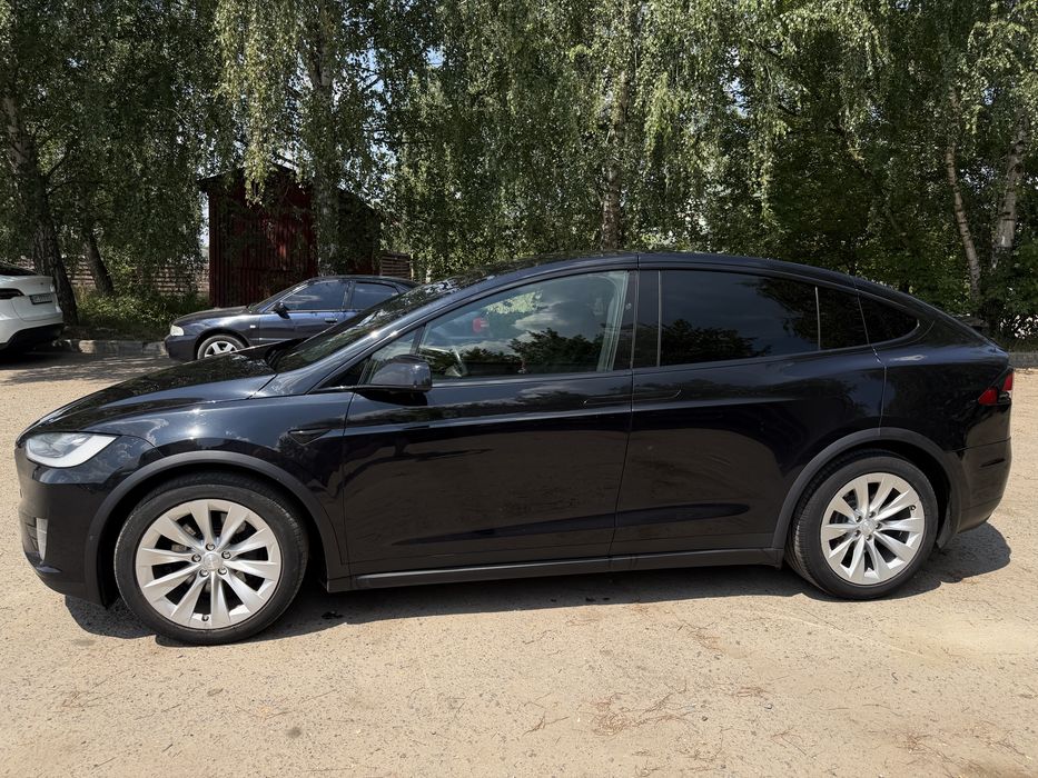 Tesla Model X 2017 VIN 5YJXCCE20HF056521 фото оголошення 2 з 8