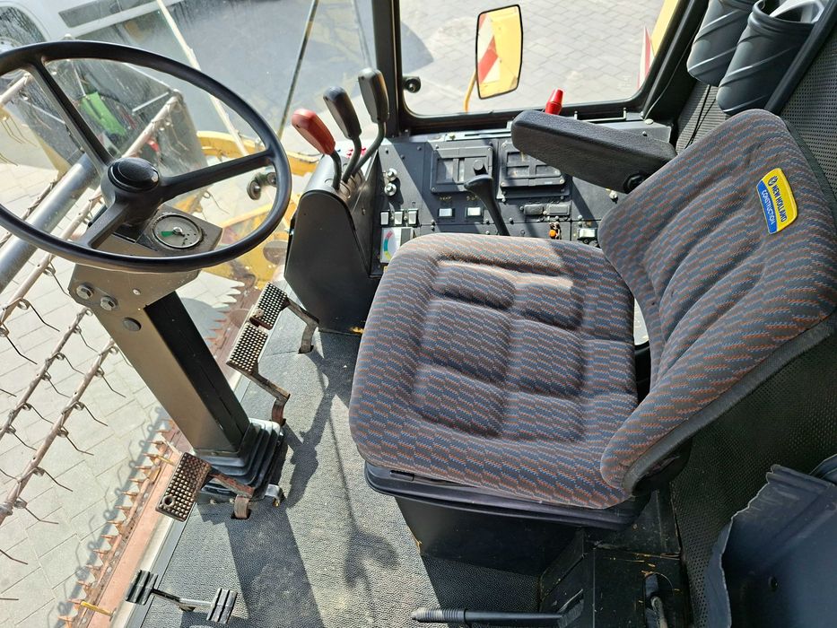 Kombajn Zbożowy New Holland TX 32
