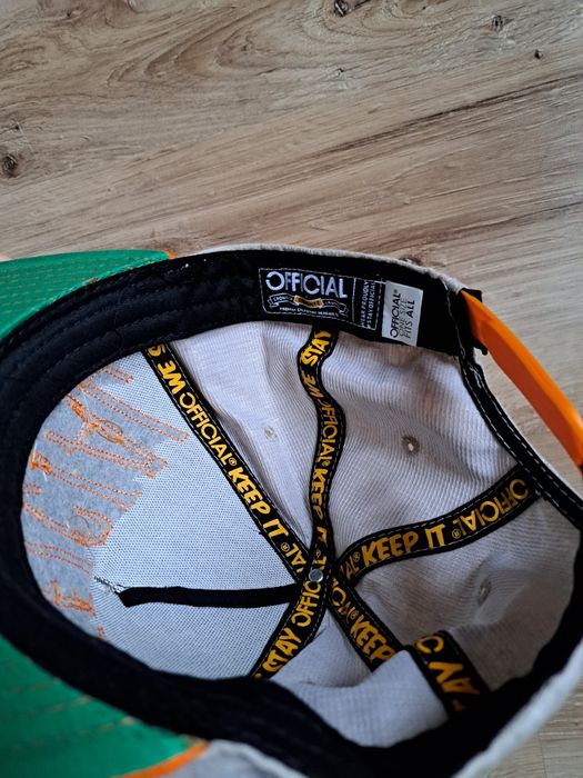 Official czapeczka z daszkiem nowa