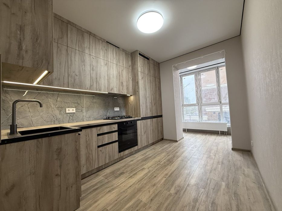 Продаж новоі квартири 40 м2 з ремонтом, кухнею,гардеробною, Софіівська Борщагівка