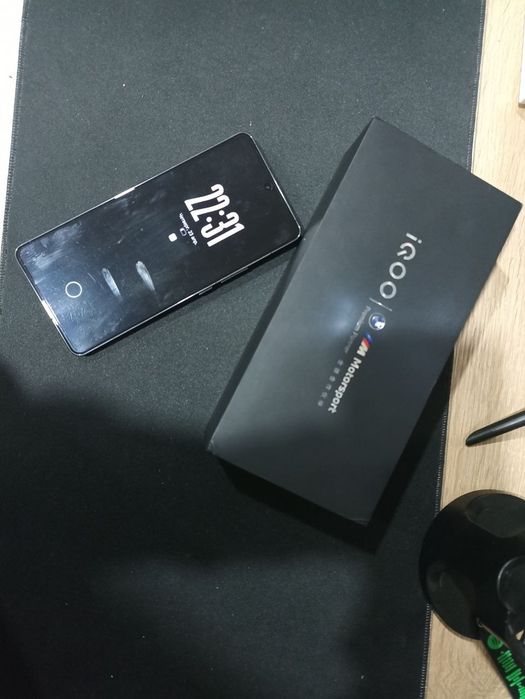 Телефон Vivo iqoo 12  12/256
