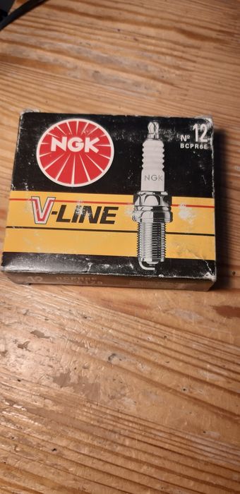 Świece zapłonowe NGK BCPR6E stock no.6129