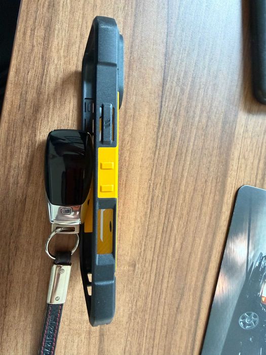 Etui UAG  na iPhone 17 Pro Max - żółte