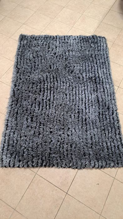 Vende se tapete 129X170Cm com duas cores muito bom estado