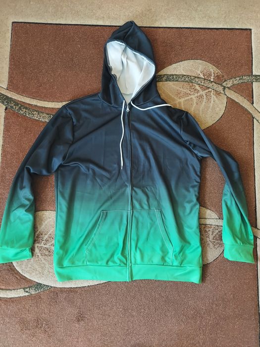 Bluza z kapturem na zamku. Nowa !