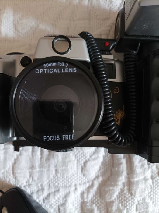 máquina fotográfica olympia com flash e estojo