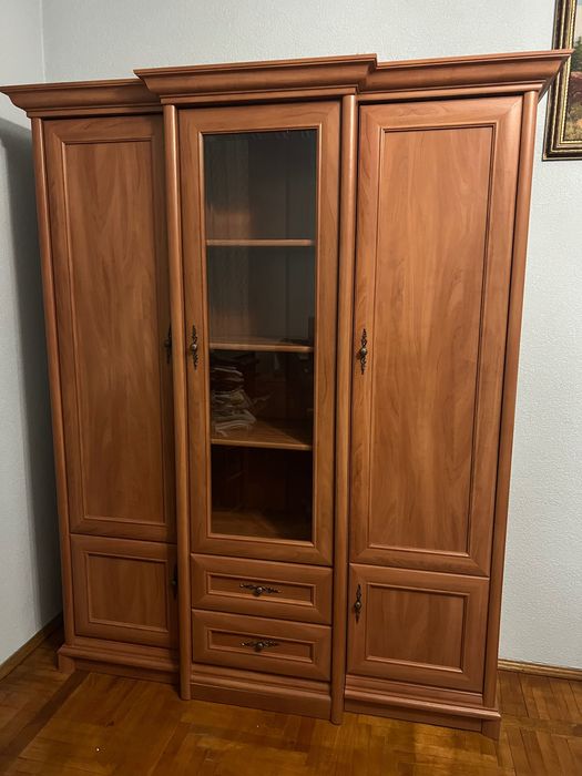 Сервант, меблі, шафа