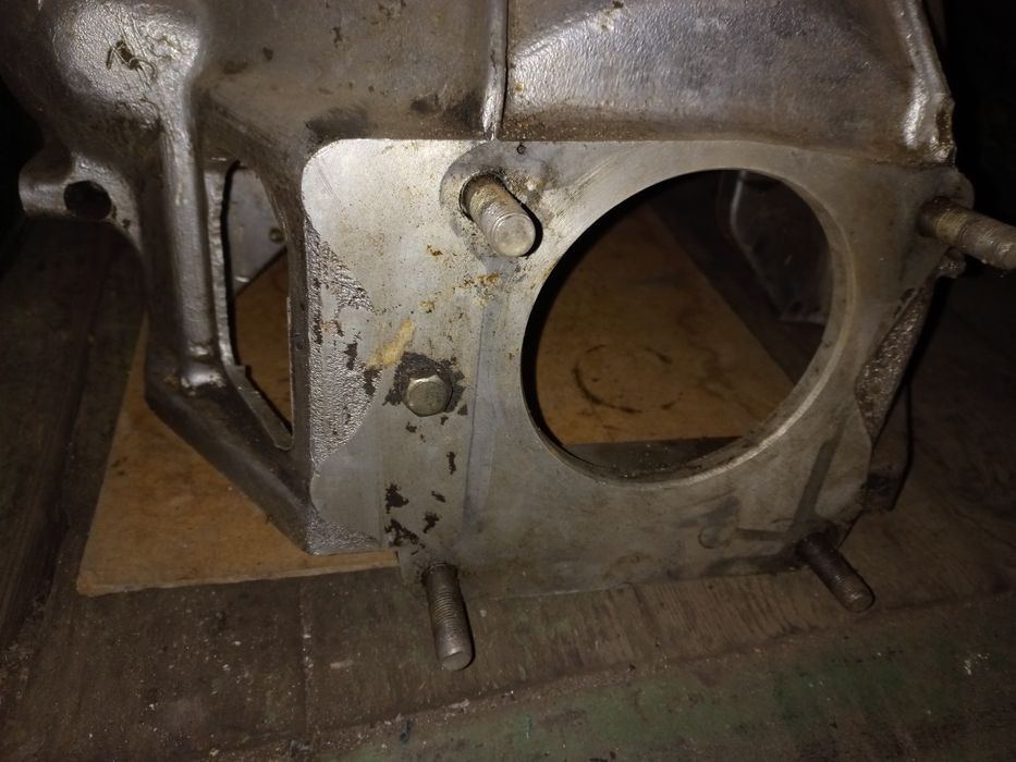 Картер сцепления умз 421