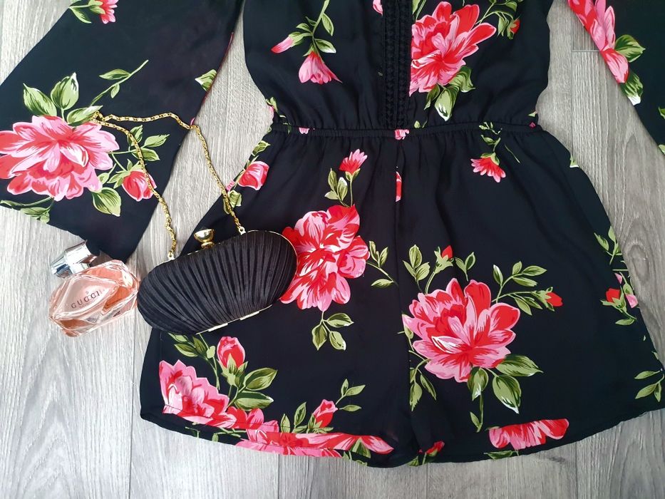 Комбінезон-ромпер.