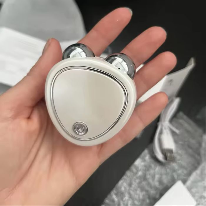 Мікрострумовий масажер для обличчя EMS