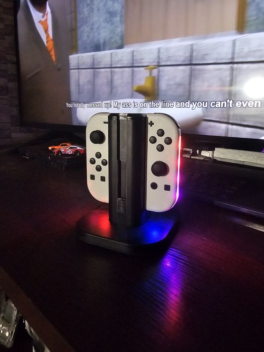 Nintendo Switch 2x JoyCon + stacja ładująca