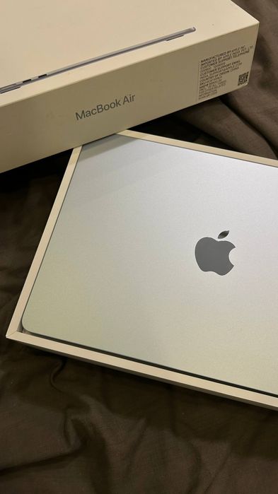 Ноутбук MacBook Air 13.6 M4 16/ 256