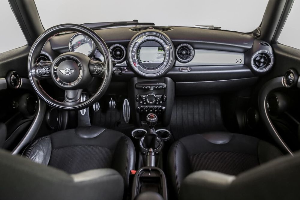 Mini Jonh Cooper Works 211cv