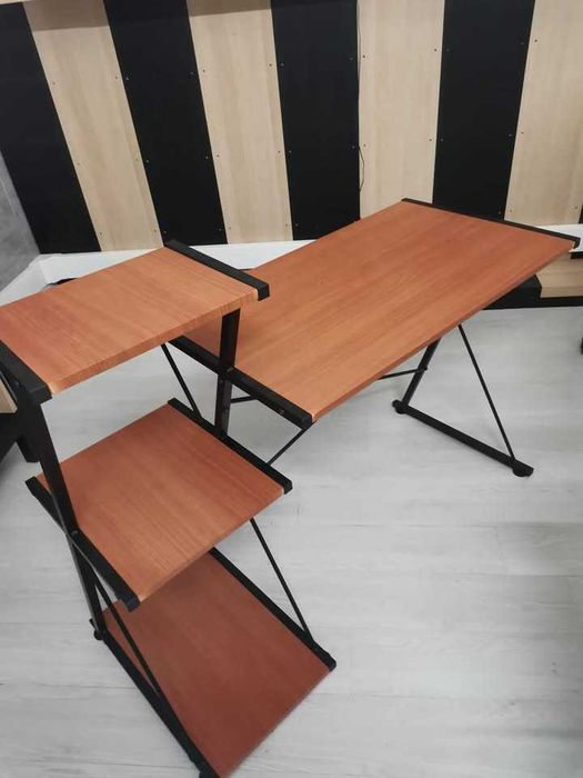 Secretária estilo industrial