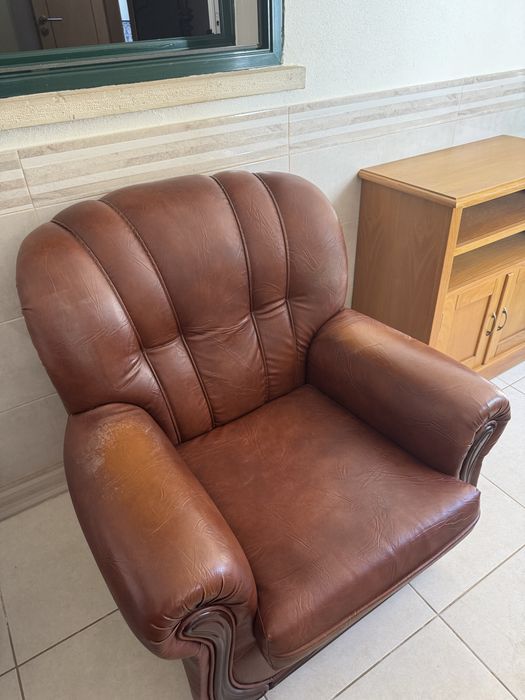 Poltronas Antigas em Castanho