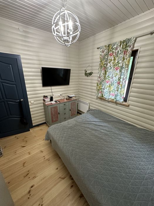 Будинок, с.Лука, поруч Білогородка, Бобриця, Музиці