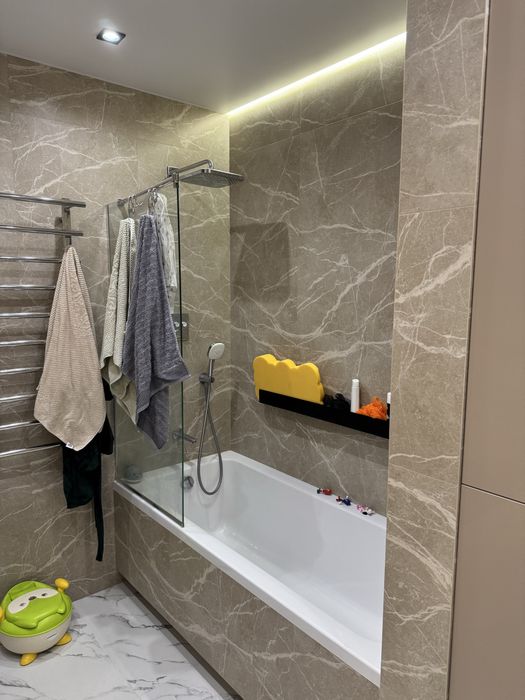 Продам 2 комнатную квартиру с дизайнерским ремонтом 70м2