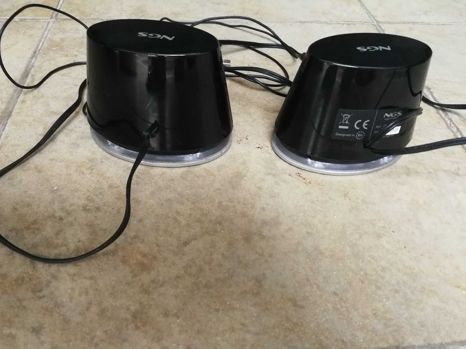Colunas de som de mesa