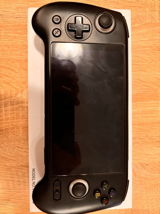 Konsola Anbernic RG556