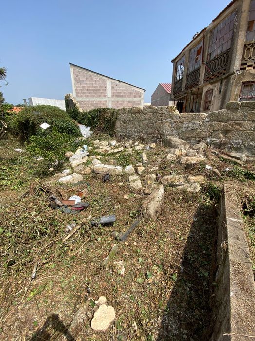 OFEREÇO Pedra Granito