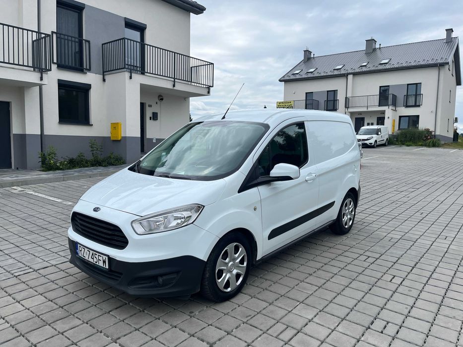Ford Transit Courier  1.0 EcoBoost  Salon Polska  serwisowany 2017 prywatnie!!! 248 tys!!!