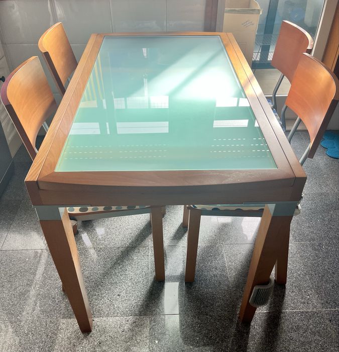 Mesa Extensível +4 cadeiras Madeira Cerejeira