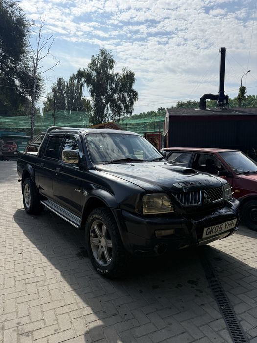 Mitsubishi L200 2005