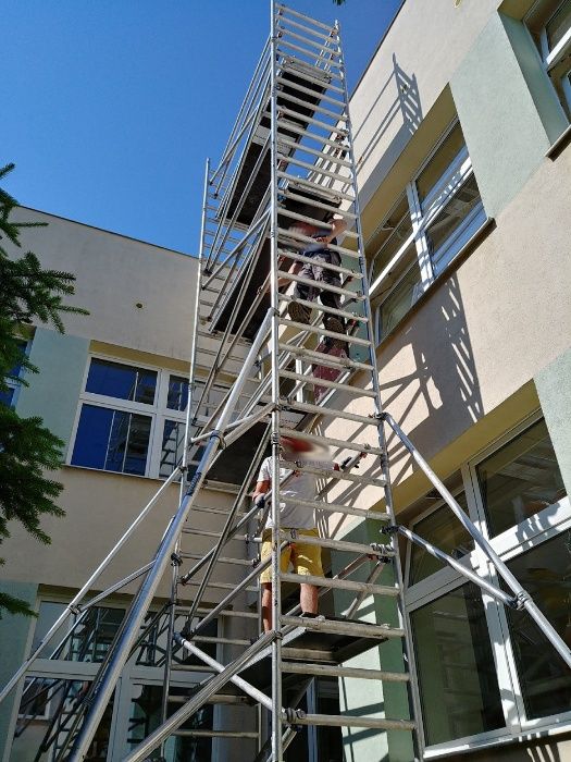 Rusztowania aluminiowe przejezdne jezdne wynajem.