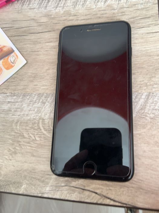 Продам телефон айфон 7+