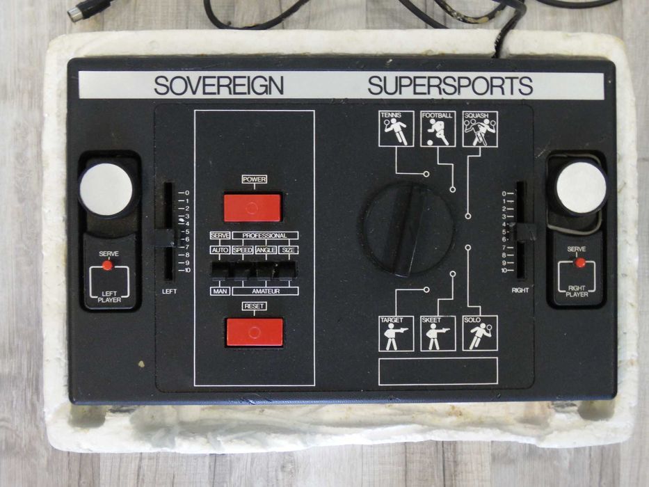 Consola TV Vintage Sovereign Supersports com Pistola