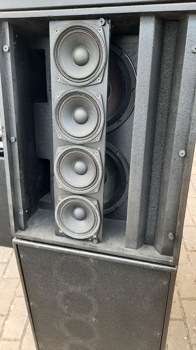Sistema de som line array 3vias